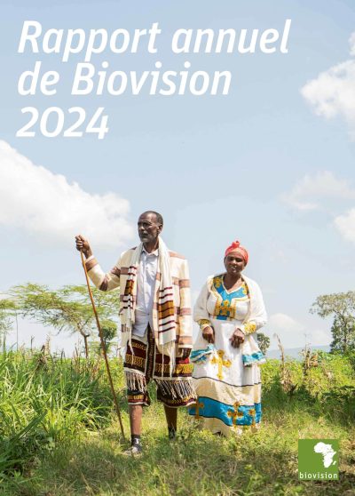 Kassa Gedana et Hagirtu Wayo de Hawassa, en Éthiopie, cultivent leur champ selon la méthode push-pull.