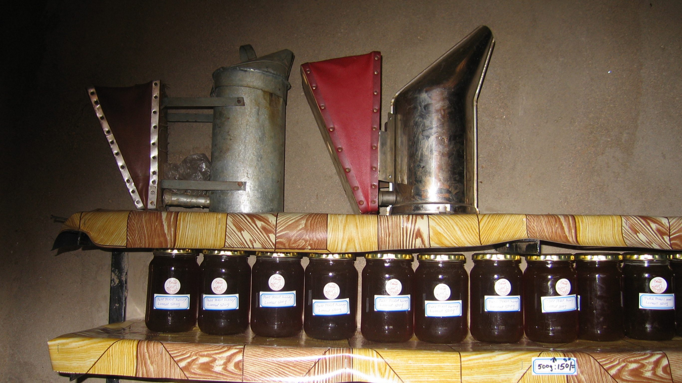 With the project "Cabesi" a main source of income for the people of West Pokot was developed: High-quality honey.